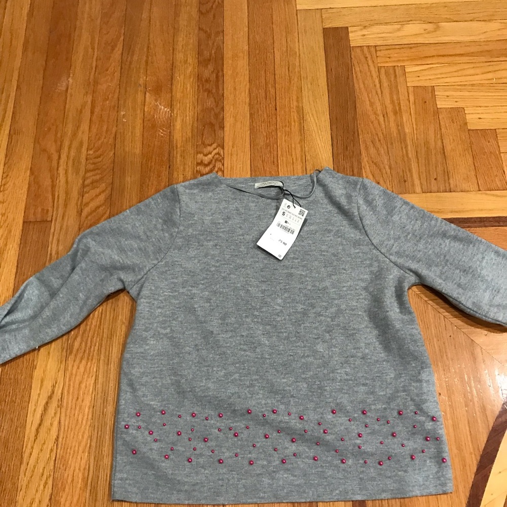 Gray Zara sweater with pearl appliqués